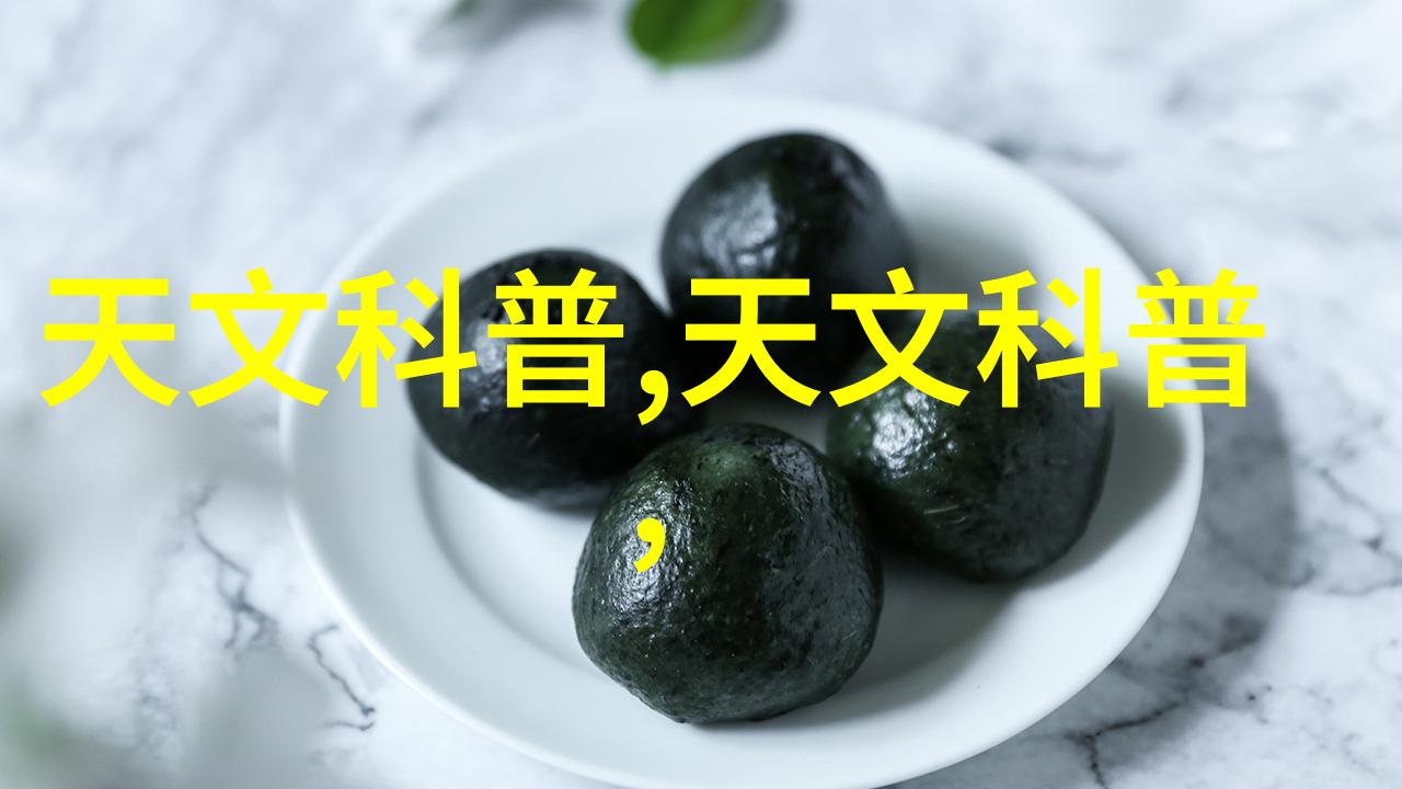 他的手一点一点往下移动视频细致的触控与视频的节奏