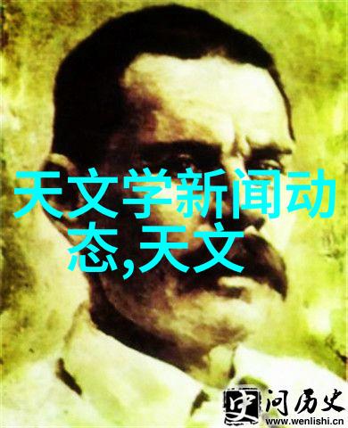 人物询问荣盛城精装修价格并注意事项特别关注免漆门的选择