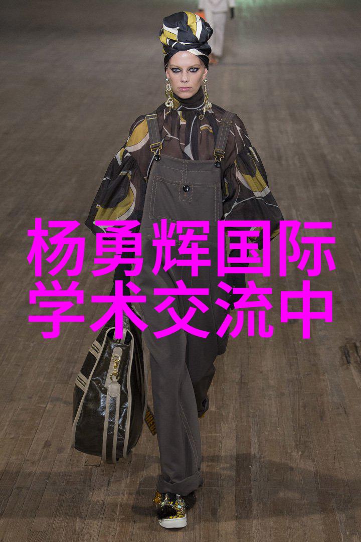别墅装修设计创意与功能并行的艺术品空间