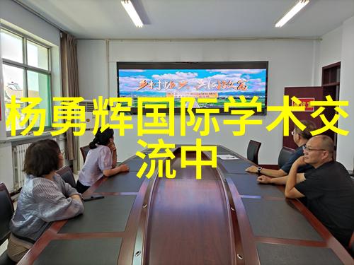 锁链与黑暗的牢笼手腕上的束缚与小黑屋的恐惧