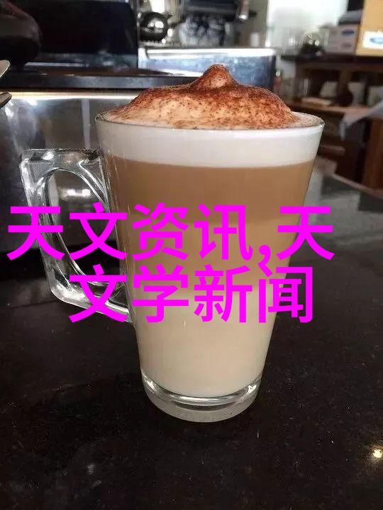 心意如烟难以捉摸的喜欢与隐秘的情感交织