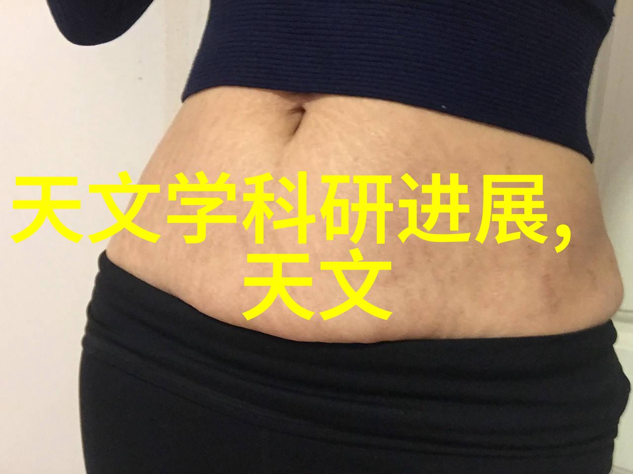大雨滂沱的驾校教练驾校教练在车内指导学员安全行驶
