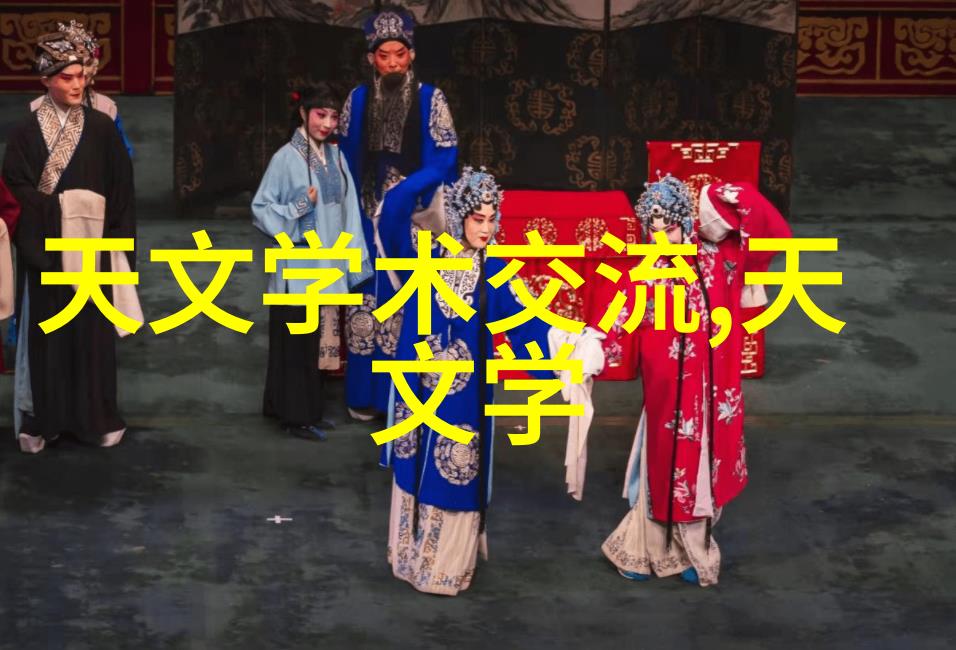 如何通过精心挑选材料和色彩使博古架成为客房美学的一部分而非分割者