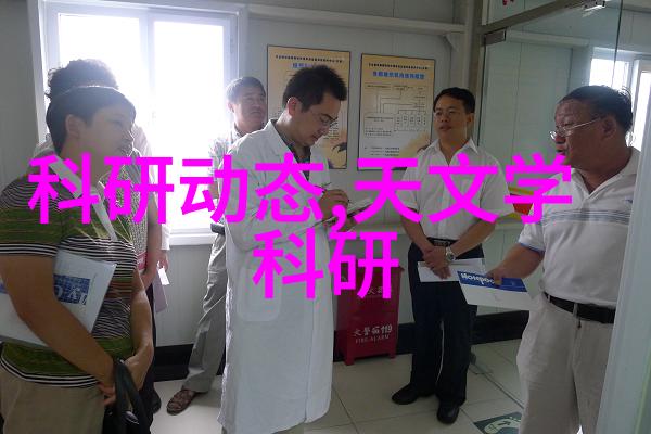 社会场景下商丘职业技术学院的学生们在使用海信三筒洗衣机时不禁想起了七年前这款产品就已经问世的事实