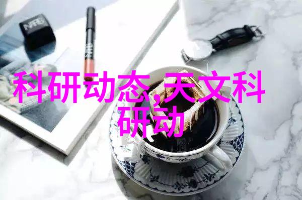 双人床上打扑克又痛又叫我和她在床上打牌痛心疾首又不禁叫苦