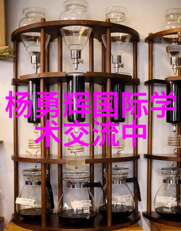 在施工阶段具体该怎样监控并控制各项费用以保持工程造价稳定